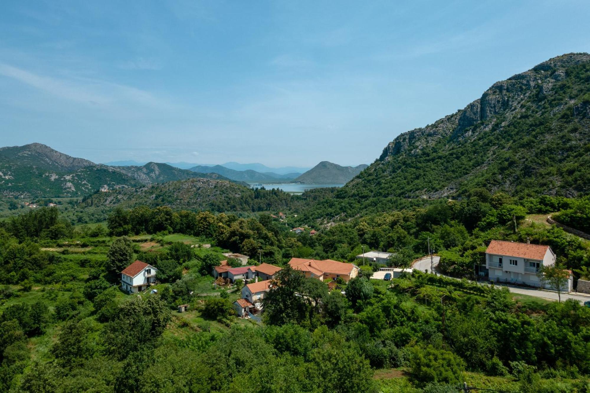 Green Hill Virpazar Luaran gambar
